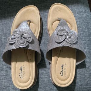 Clark’s Size 9 1/2 Pewter flower sandal